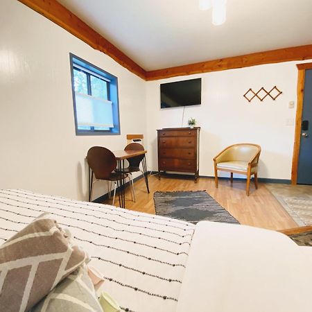 Flathead Lake Resort Woods Bay Ngoại thất bức ảnh