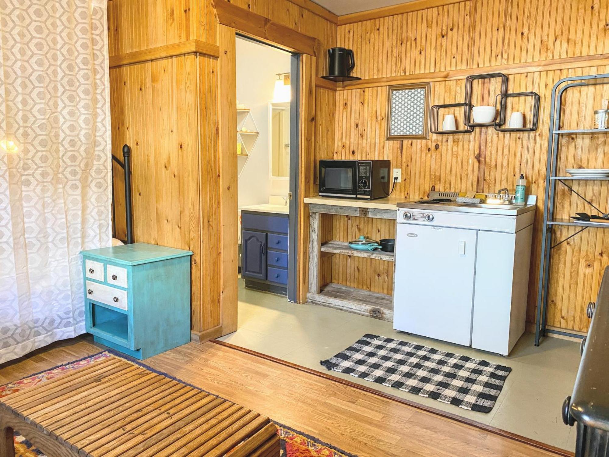 Flathead Lake Resort Woods Bay Ngoại thất bức ảnh